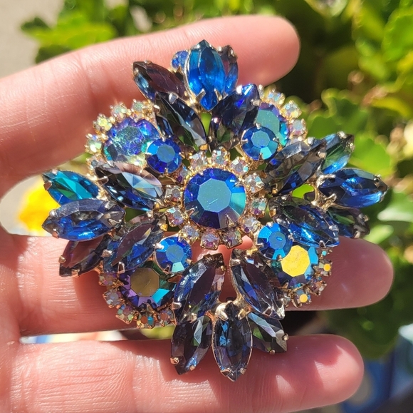Vintage Juliana Blue Aurora AB Brooch - Picture 7 of 8